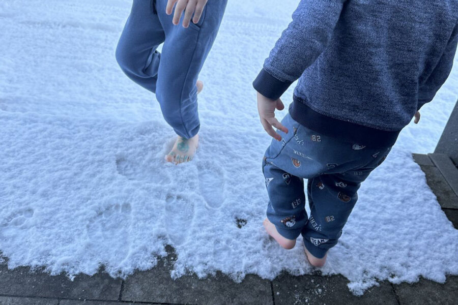 Barfuß im Schnee – ein Moment zwischen Reiz und Reaktion